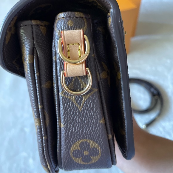 Louis Vuitton East West Pochette Metis - Picture 4 of 13